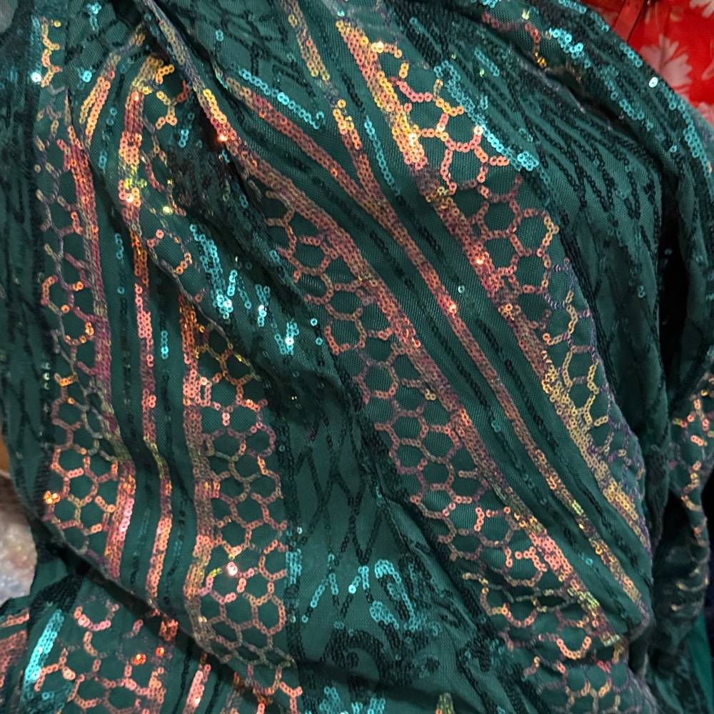 Emerald Green Sequin Gown - Picture 4 of 8